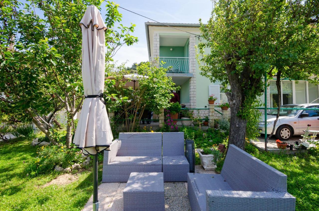 Apartments Ruzica Banjol Exterior photo