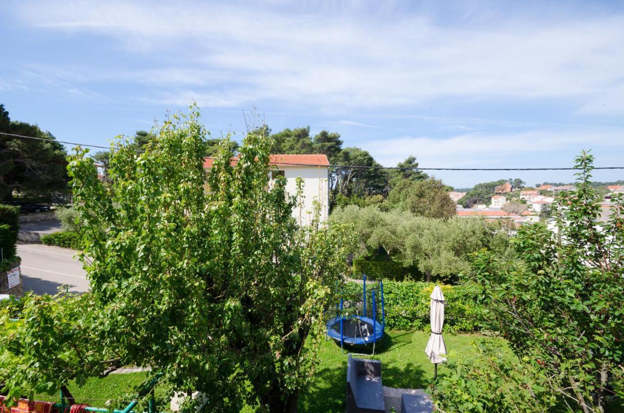 Apartments Ruzica Banjol Exterior photo